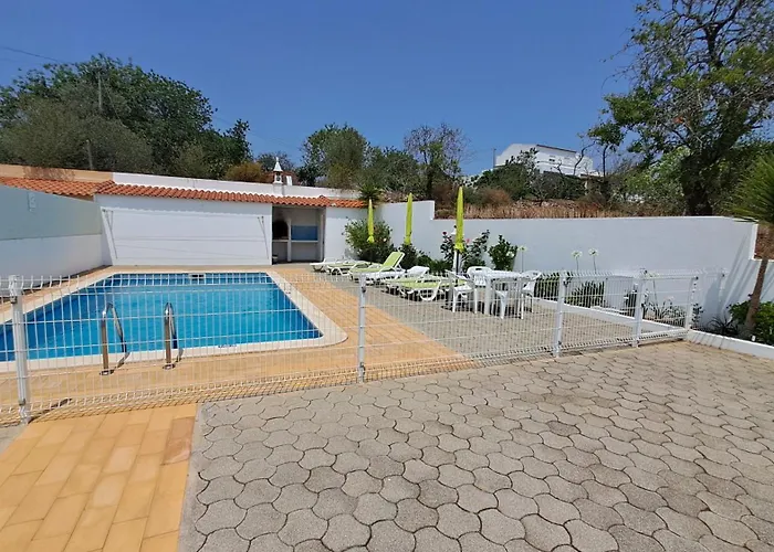 Albufeira Traditional Apartments In Villa
